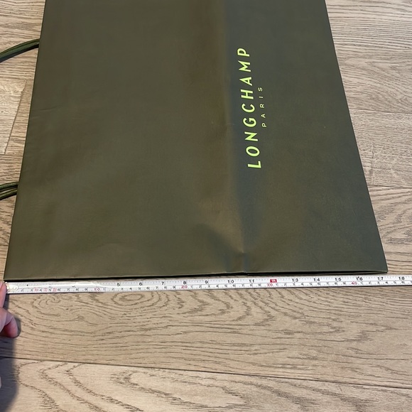 Longchamp X-large Paper Shopping Bag - Picture 4 of 4